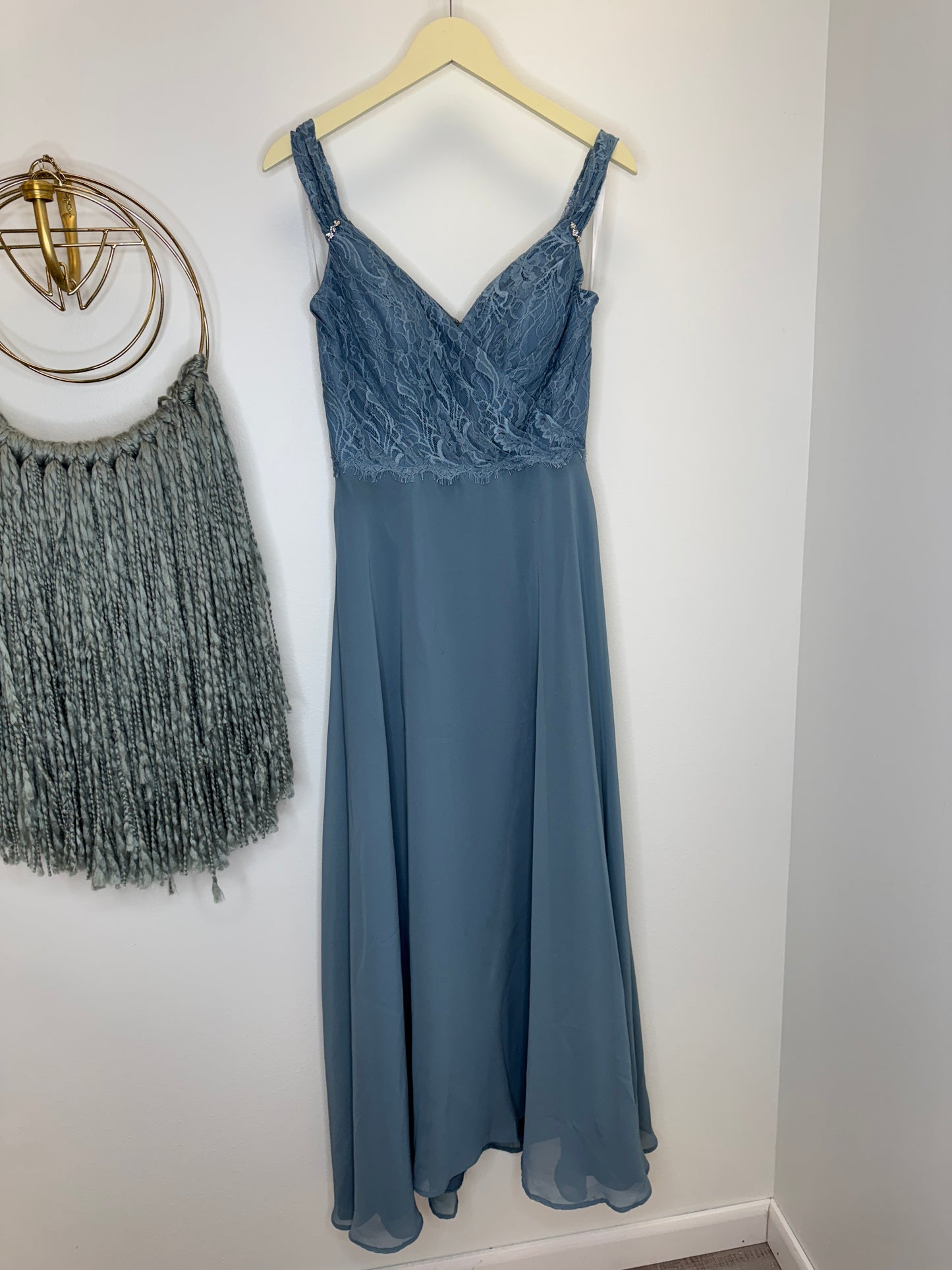 Pre Owned Christina Wu Blue Dress Size 6
