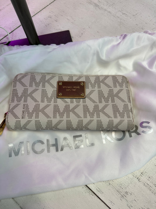 Pre Owned Designer Michael Kors Wallet