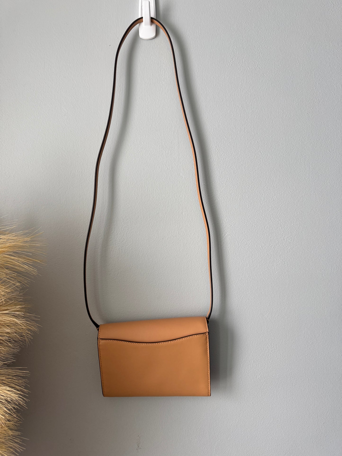 Pre Owned NWT Kate Spade Cross Body in Tiramisu