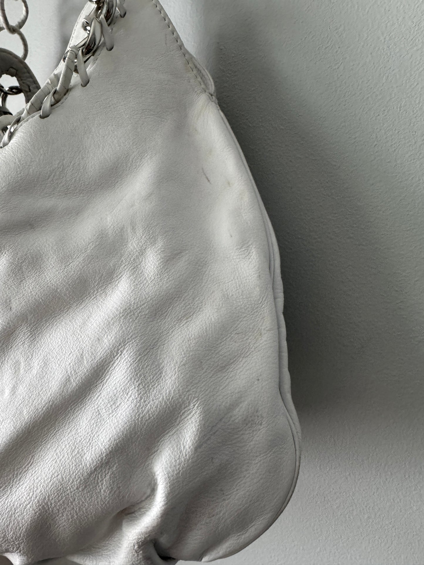 Pre Owned Michael Kors White Purse with Chain Details