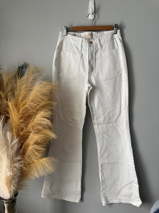 Universal Threads White Denim Size 2