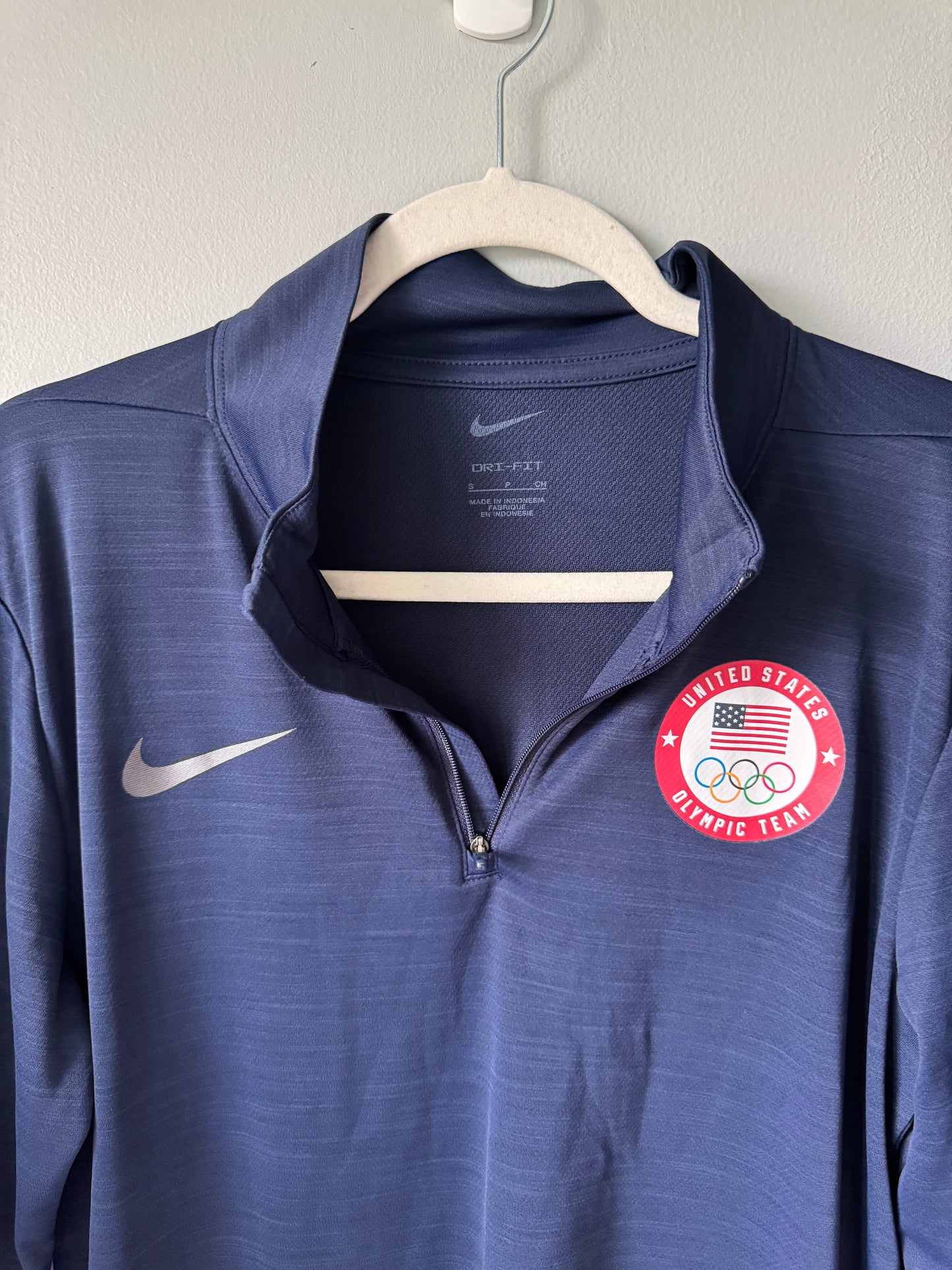 Nike Olympic Size Small Dry Fit Top
