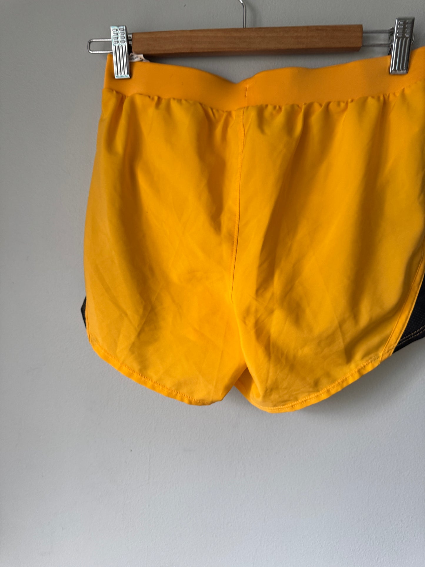 Under Armour Gold Shorts size XS