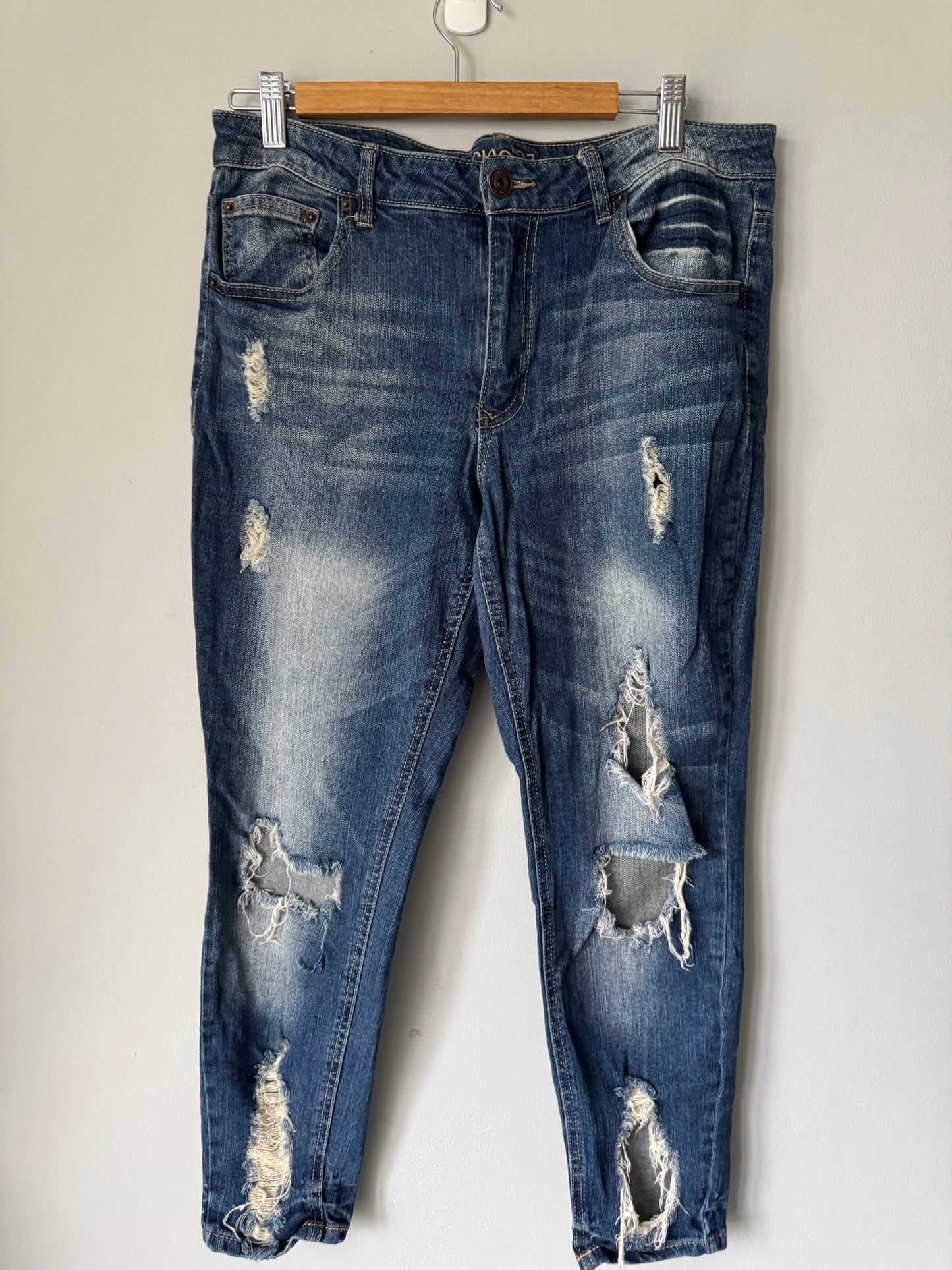Rue 21 Mid Rise Ankle Jeans Size 14