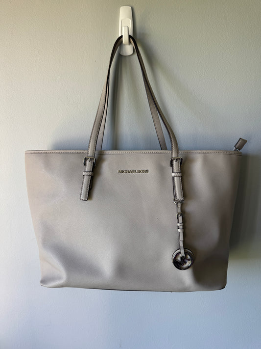 Pre Owned Authentic Michael Kors Jet Set in Light Taupe