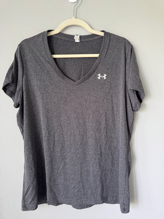 Under Armour Women's Top Size XL Grey