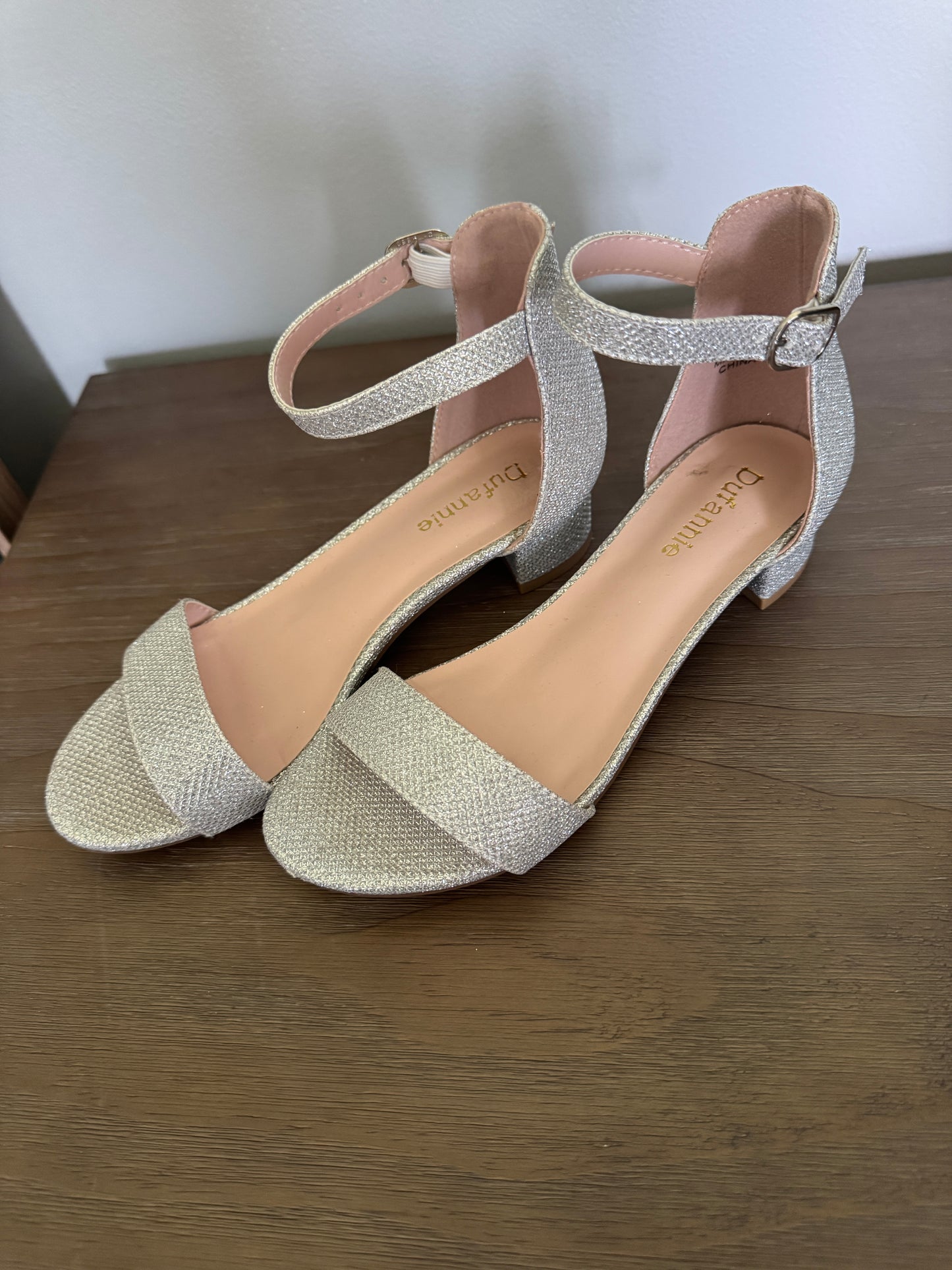 Dufannie Girls Sandals Size 3