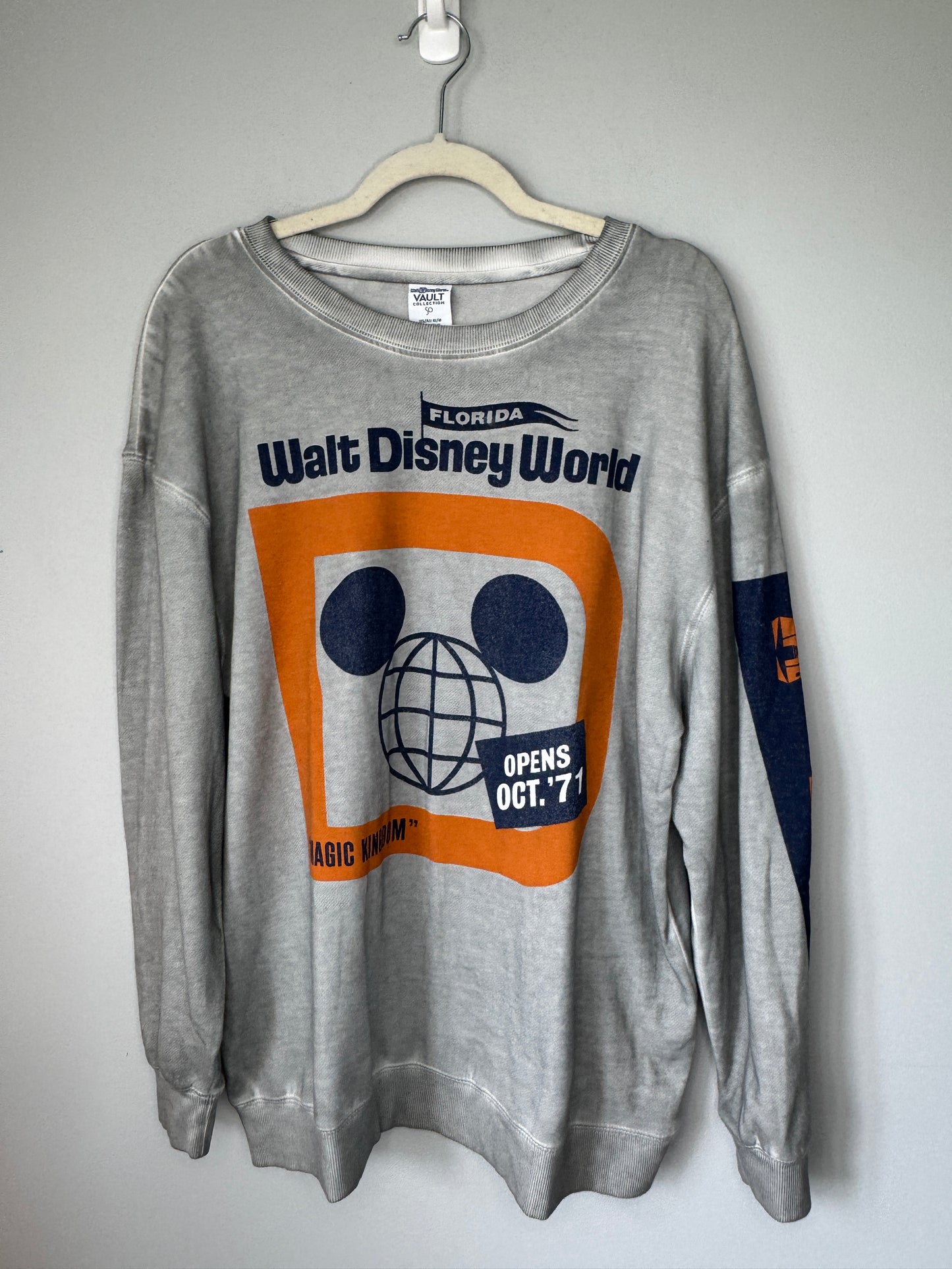 Walt Disney Sweatshirt Size M