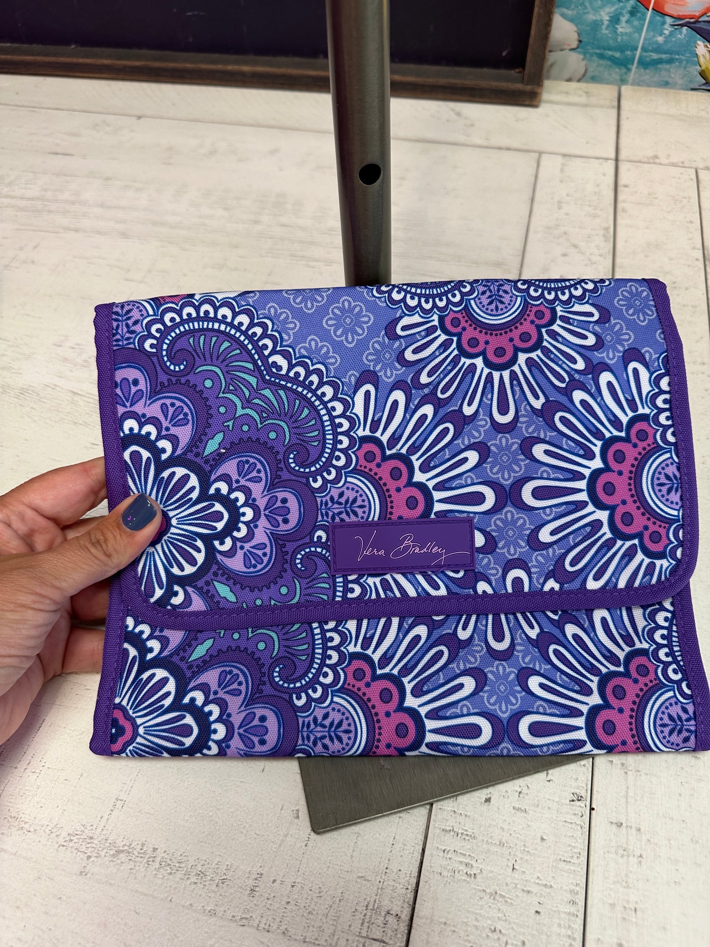 Pre Owned Vera Bradley Stow and Go Travel Jewelry Folio in Lilac
