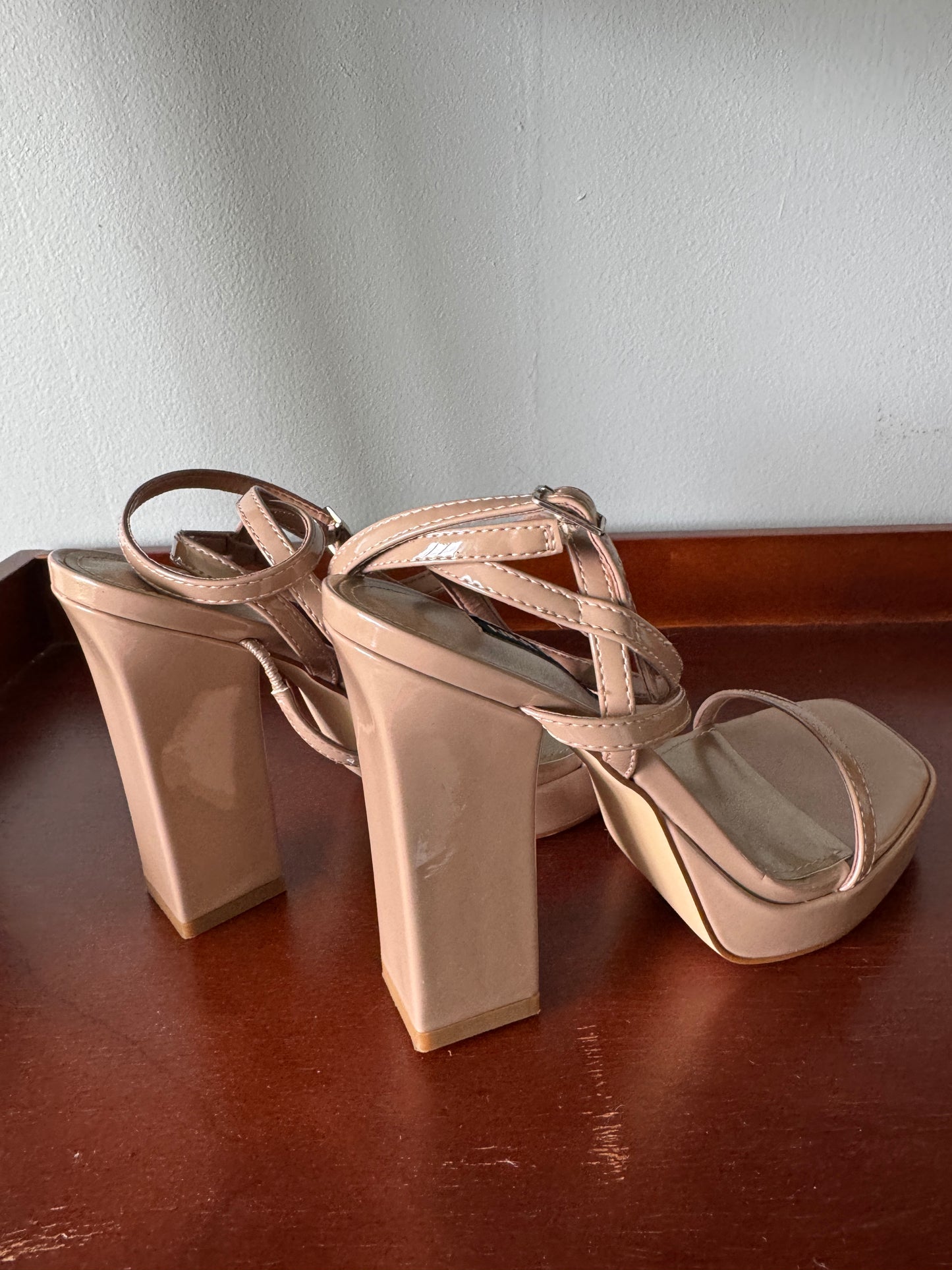 Nine West Nude Patent Leather Heels Size 7