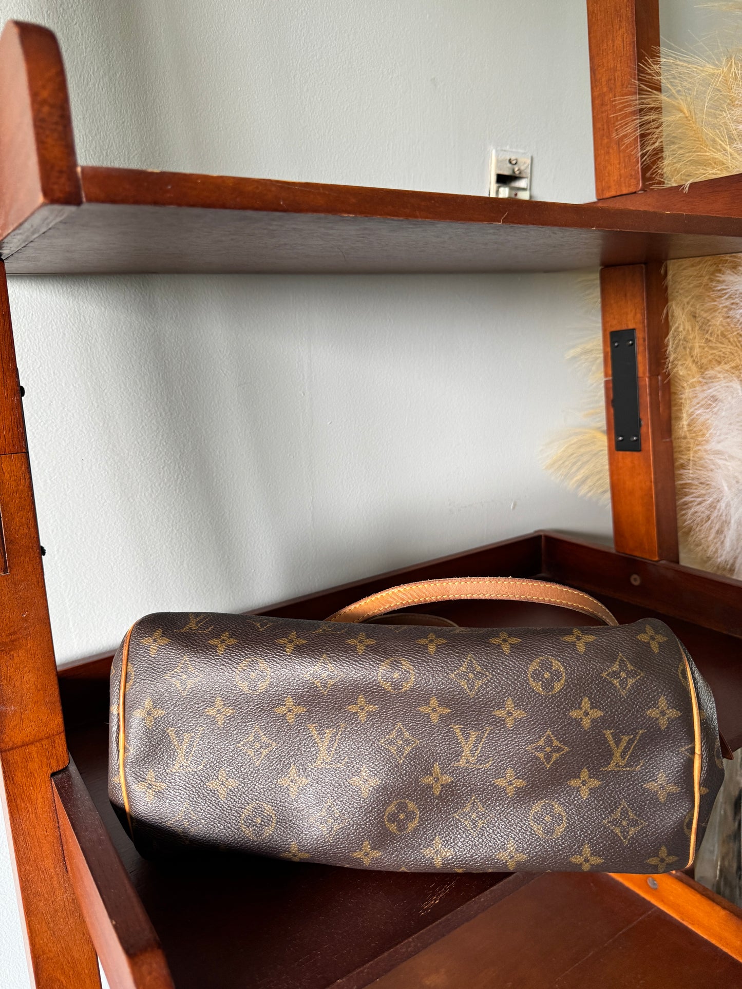 Louis Vuitton Montorgueil PM Classic Brown Pre Owned Authentic