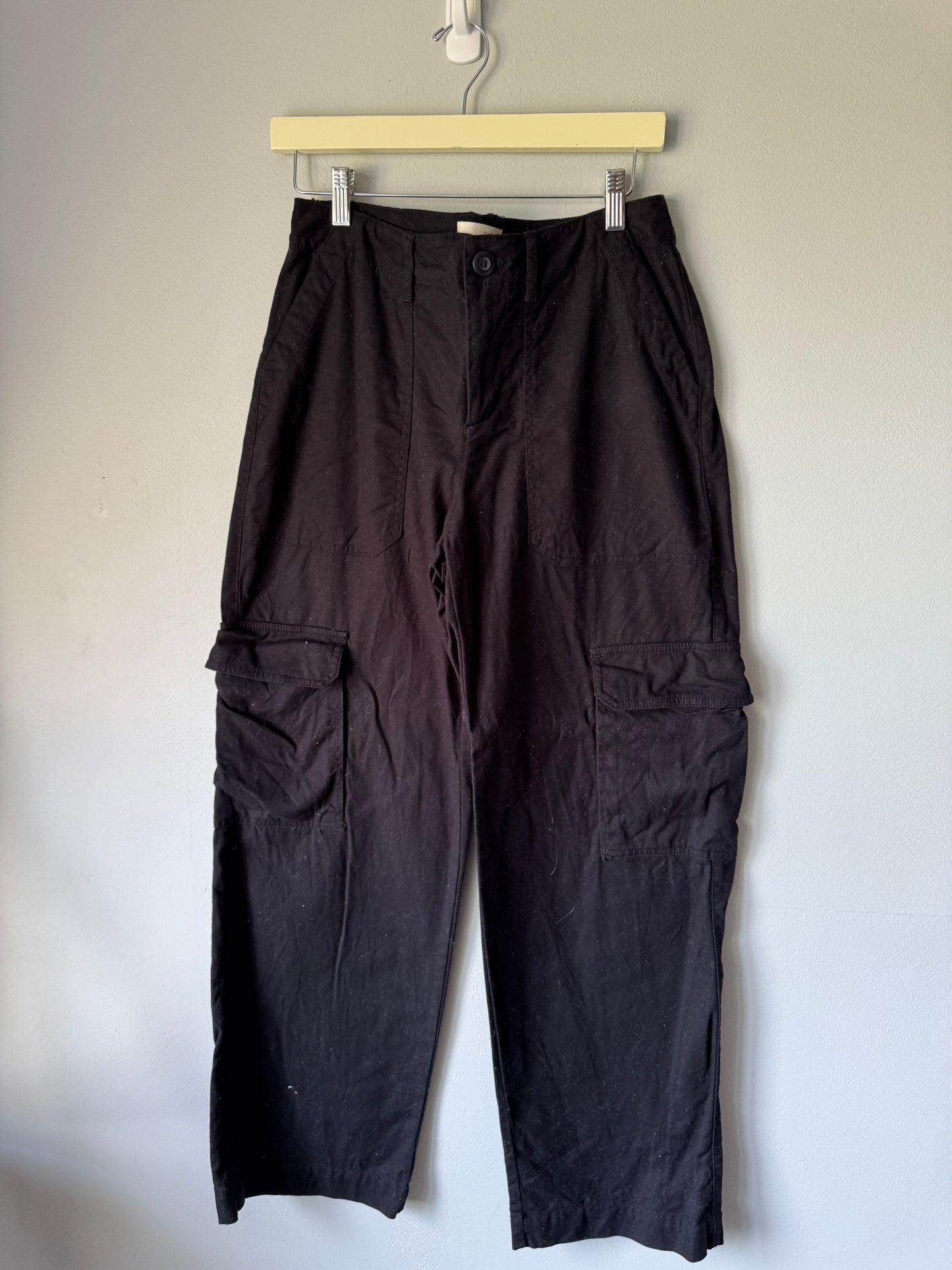 Universal Thread Cargo Pants Size 6