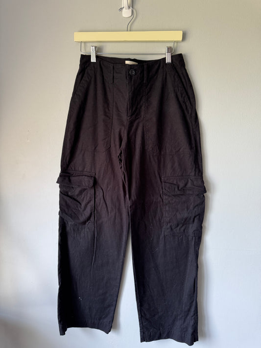 Universal Thread Cargo Pants Size 6