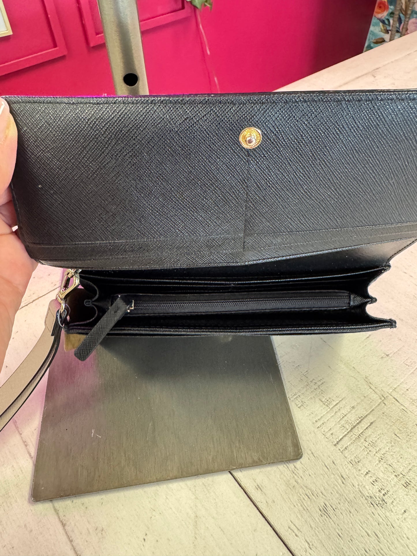 Pre Owned Designer Kate Spade Bow Wallet/Wristlet