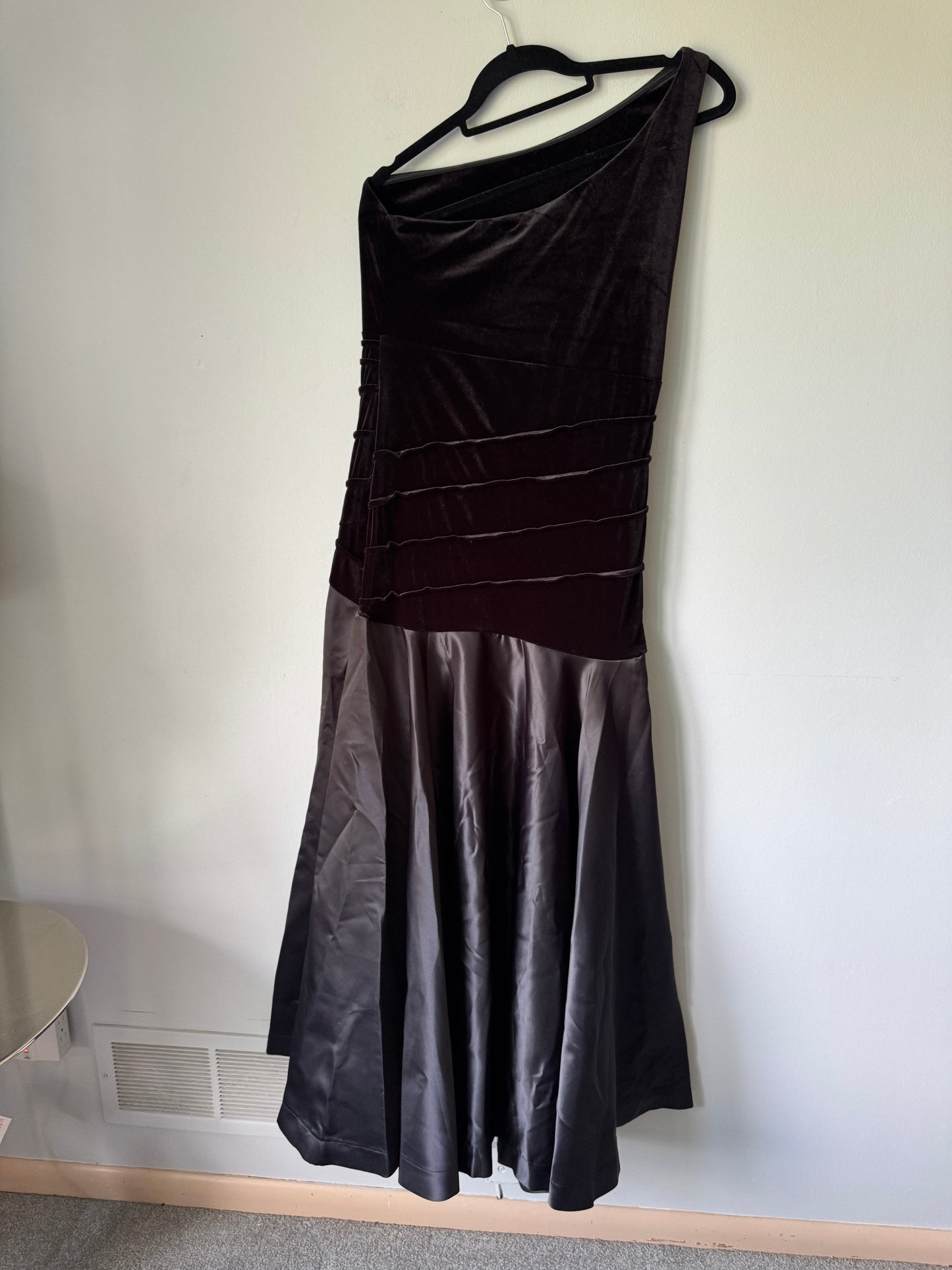 Single Shoulder Black Velour Maxi Dress Size Large