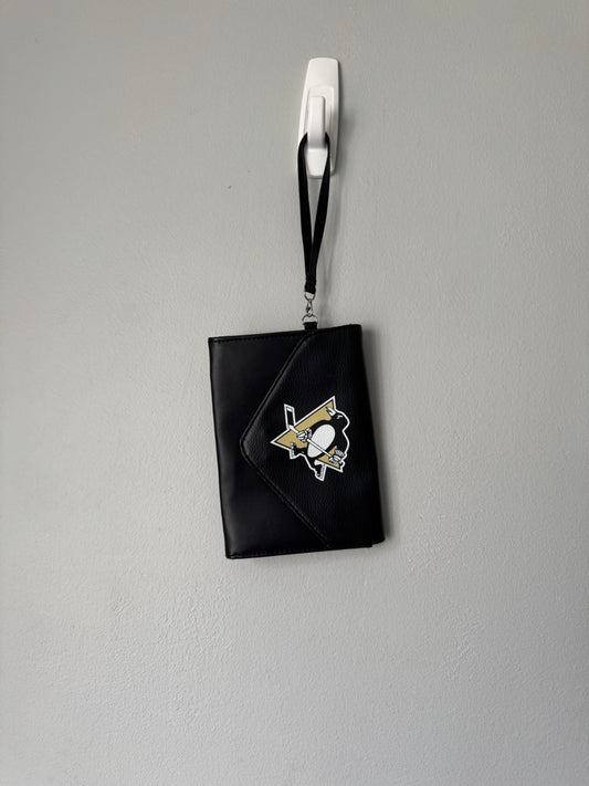 Pre Owned Penquin Wristlet