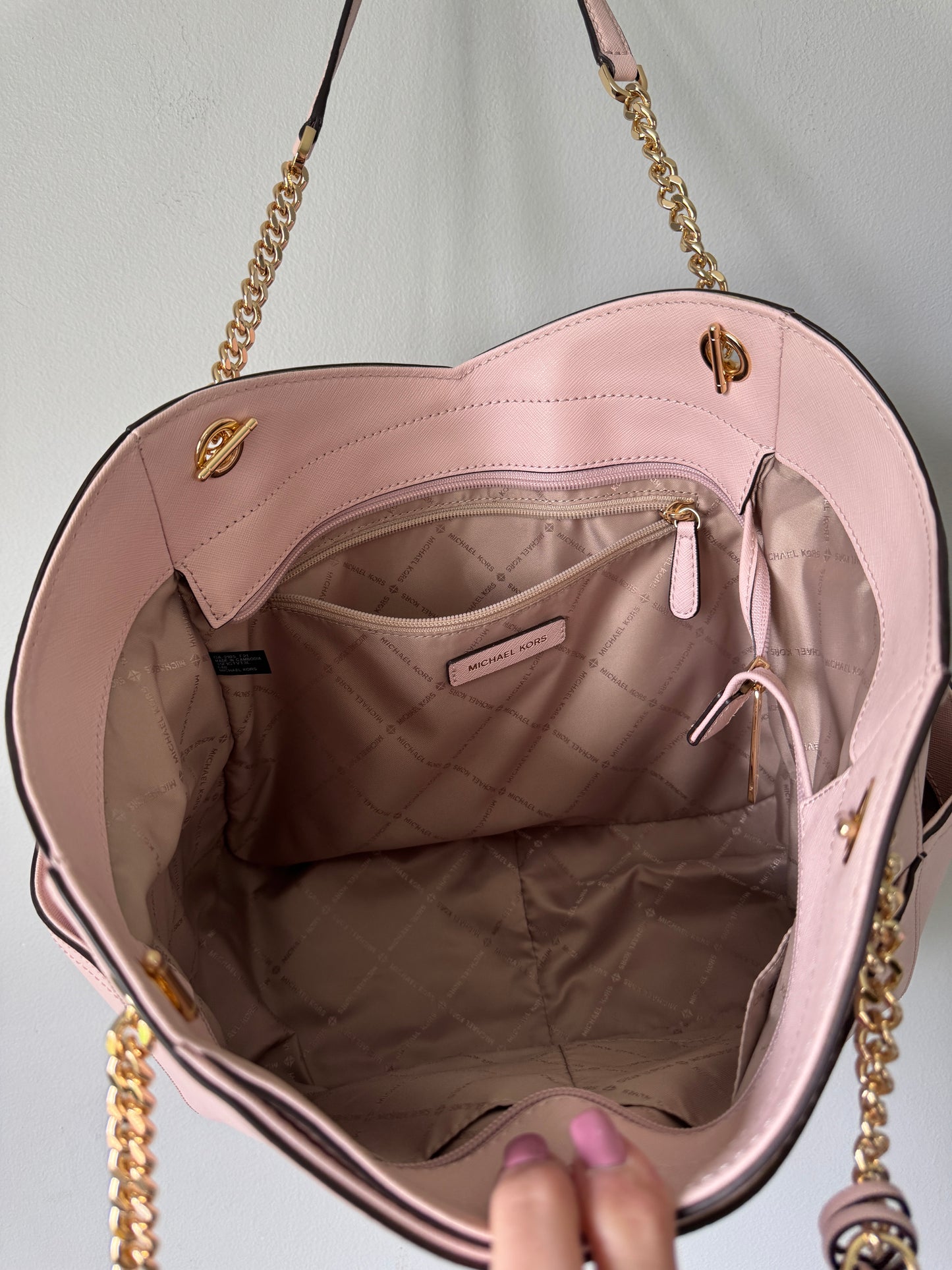 Pre Owned Authentic Michael Kors Jet Set Saffiano with chain straps