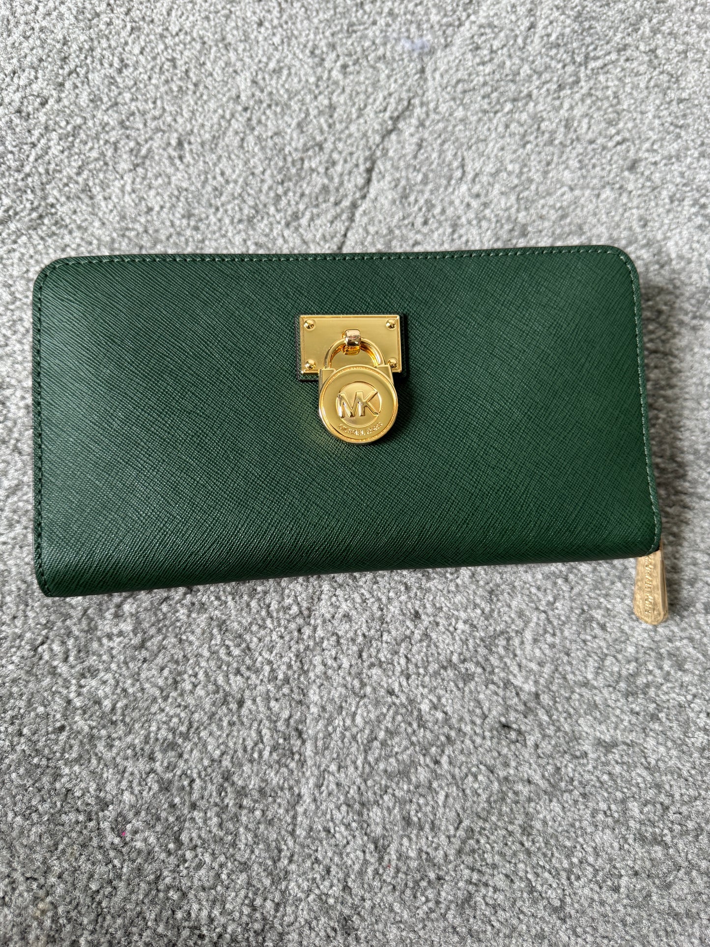 Pre Owned Authentic Michael Kors Hamilton Wallet