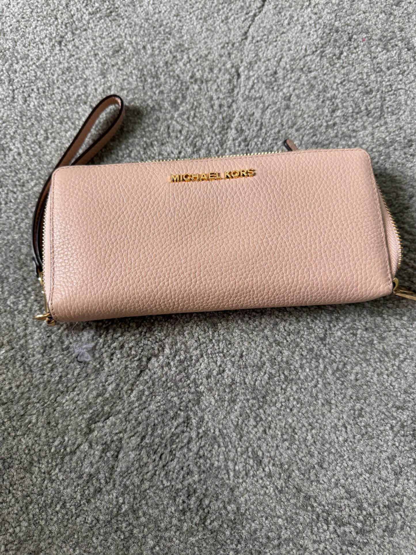 Pre Owned Authentic Michael Kors Jet Set Wallet in Blush Pink