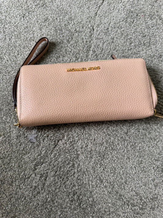 Pre Owned Authentic Michael Kors Jet Set Wallet in Blush Pink