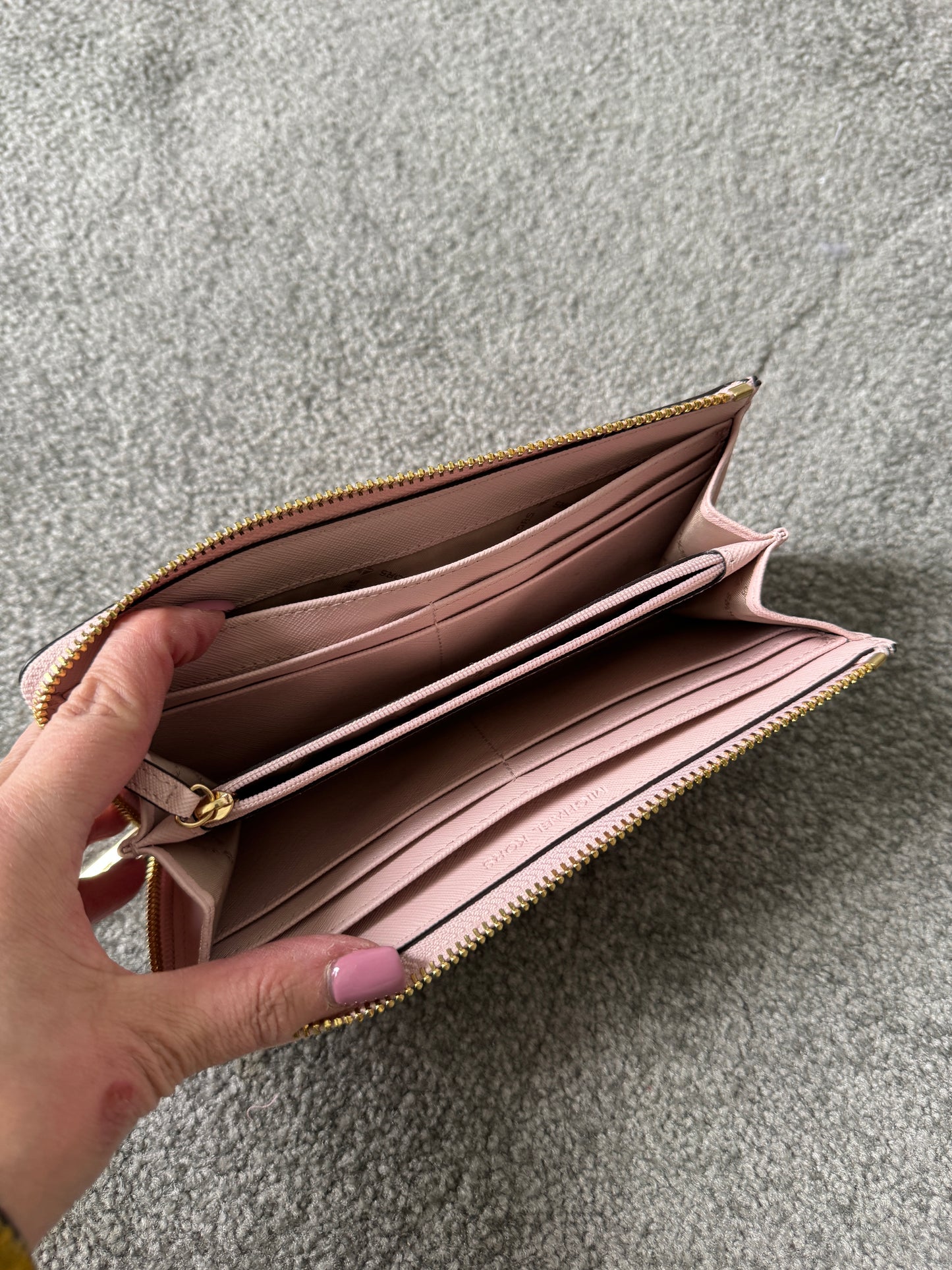 Pre Owned Authentic Michael Kors Jet Set Saffiano Wallet