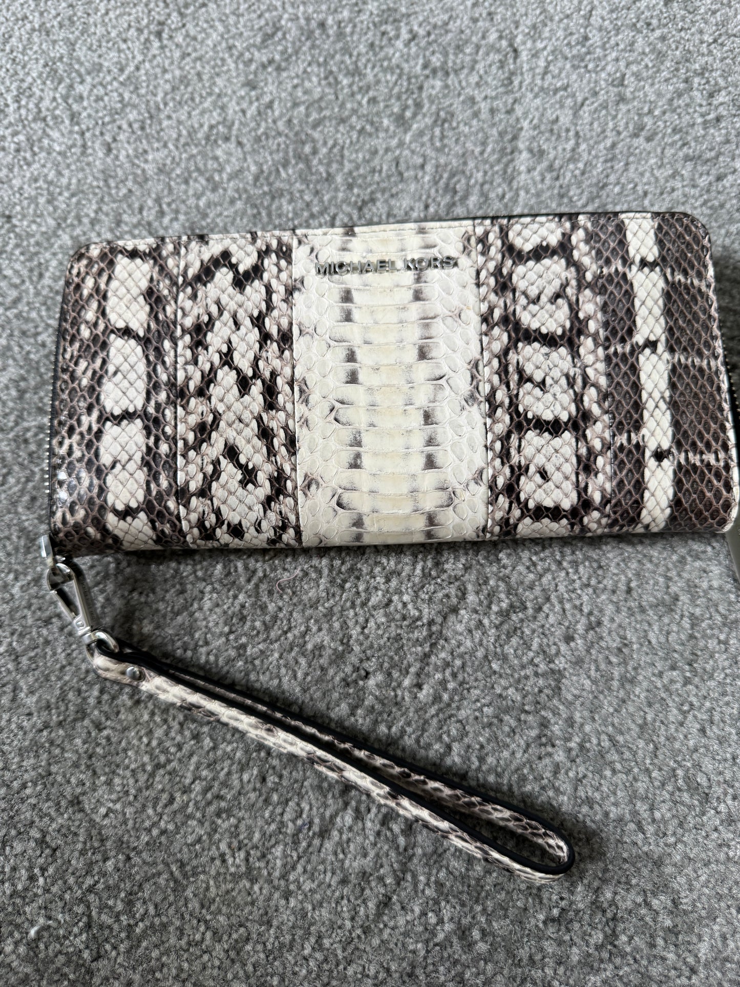 Pre Owned Authentic Michael Kors Jet Set Wallet in Snakeskin