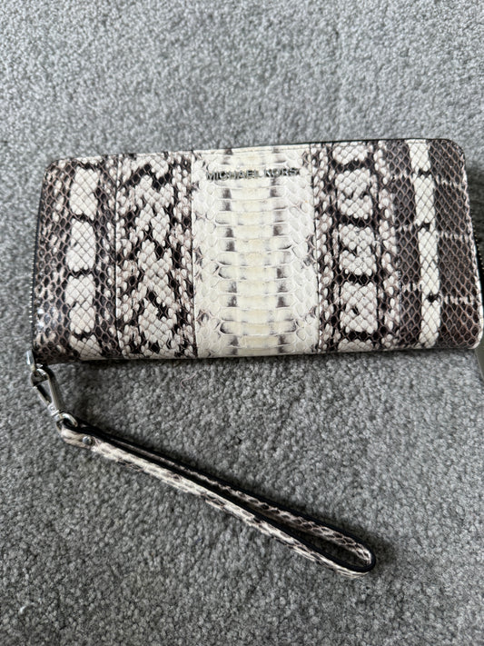 Pre Owned Authentic Michael Kors Jet Set Wallet in Snakeskin