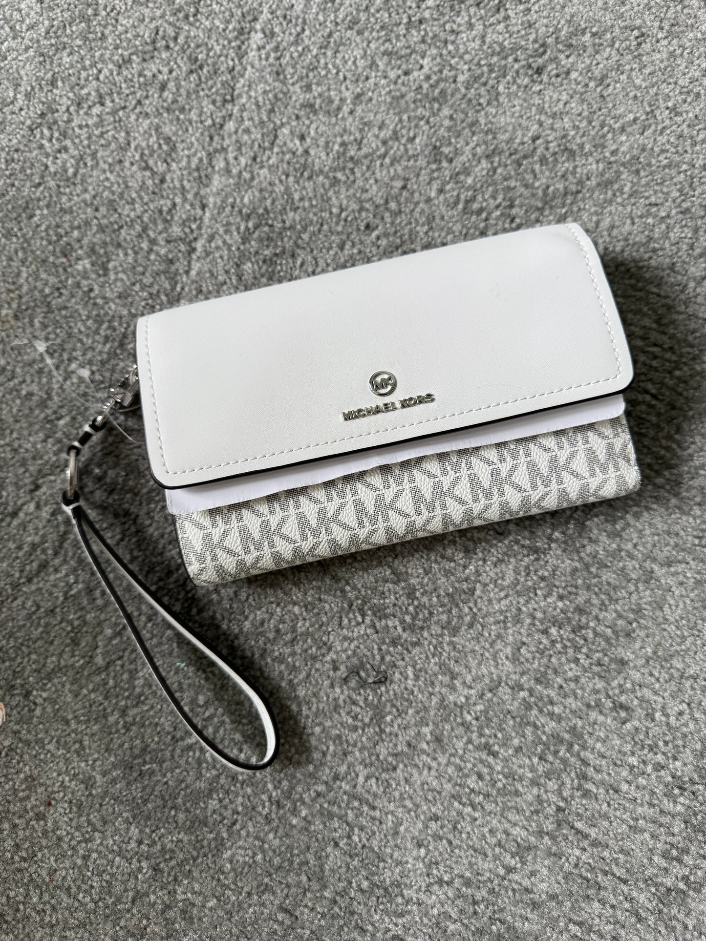 Pre Owned Authentic Michael Kors Jet Set Trifold Wallet Wristlet NWT