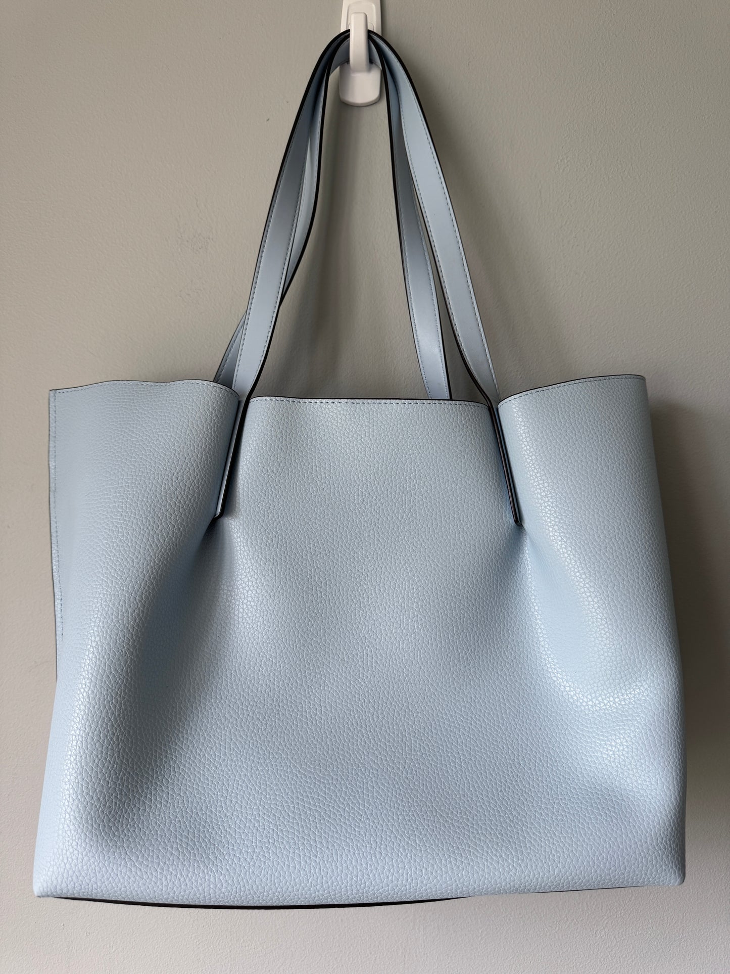 Pre Owned Authentic Michael Kors Emilia Pebbled Leather Tote in Light Blue