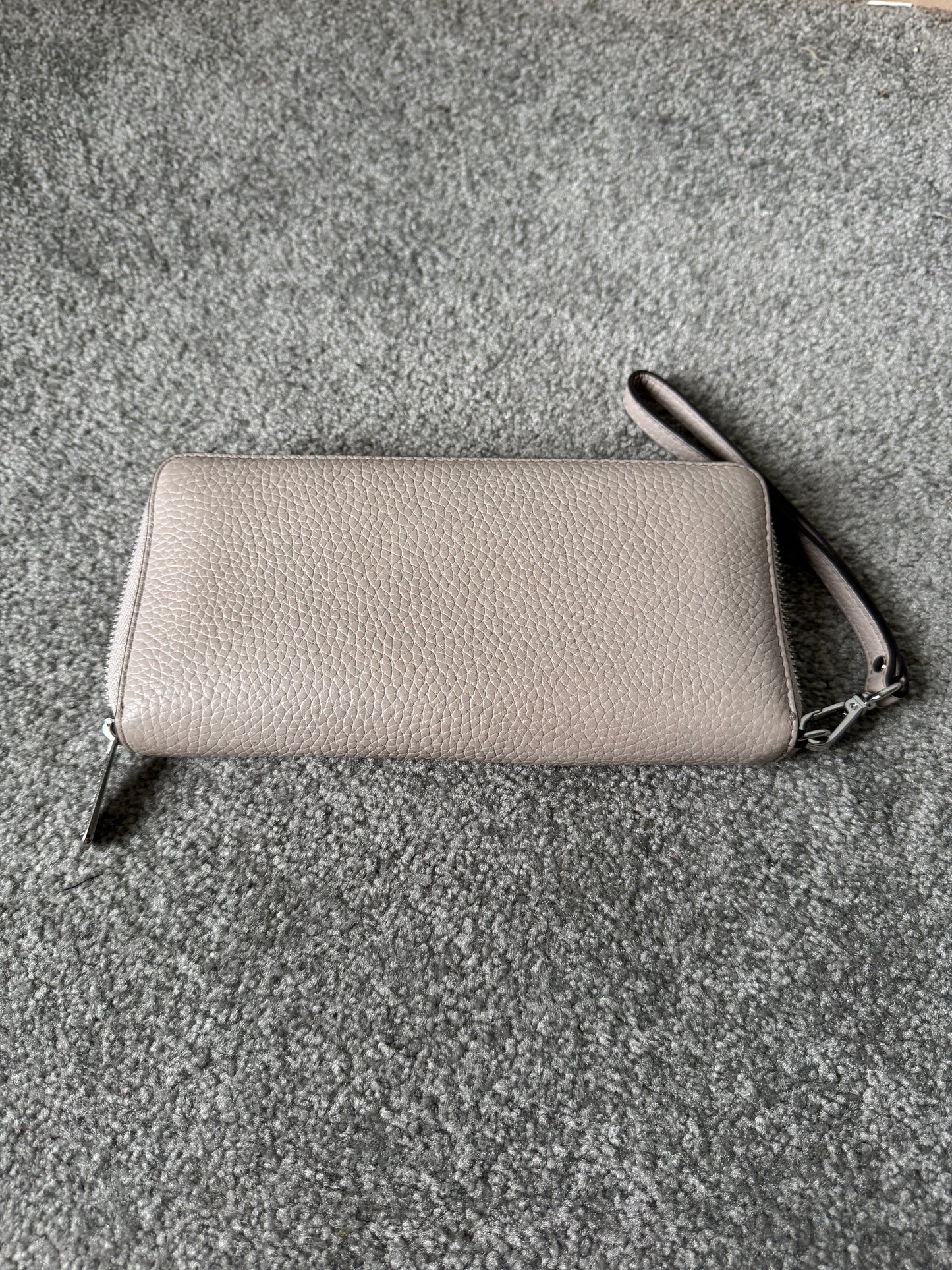 Pre Owned Authentic Michael Kors Wallet Wristlet