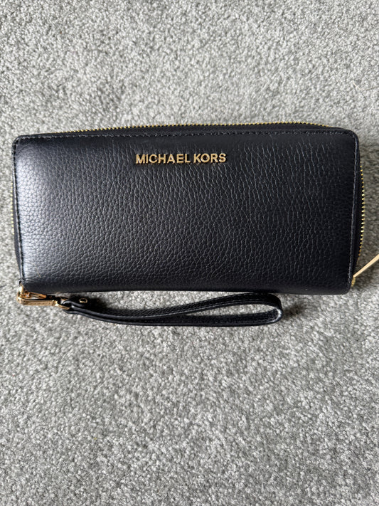 Pre Owned Authentic Michael Kors Jet Set Travel Continental Wristlet