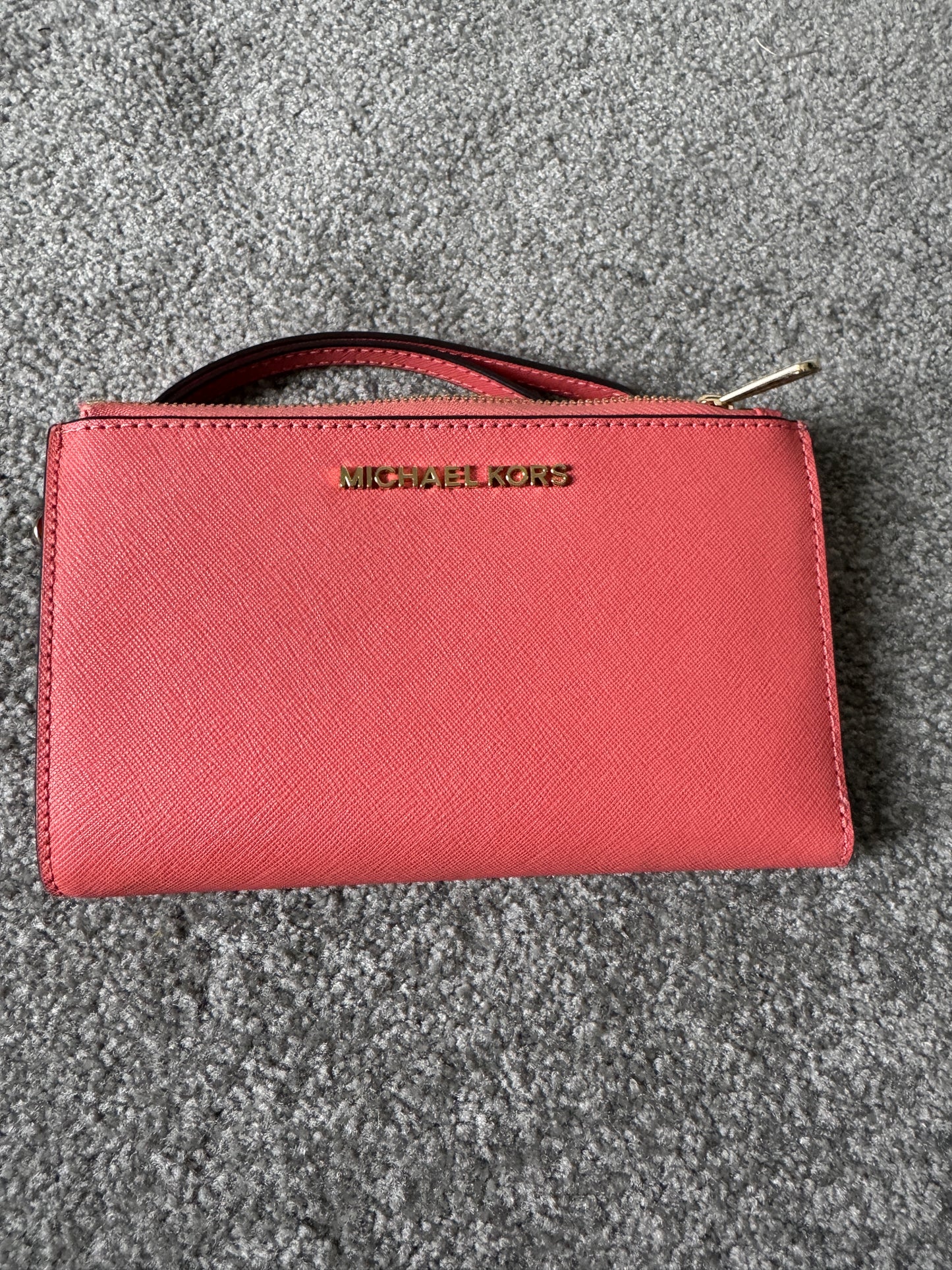 Pre Owned Authentic Michael Kors Jet Set Travel Double Zip Phone Wallet