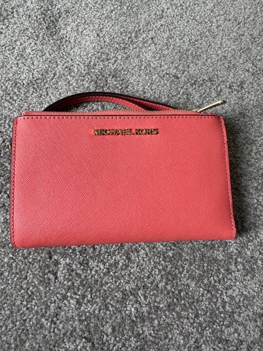 Pre Owned Authentic Michael Kors Jet Set Travel Double Zip Phone Wallet