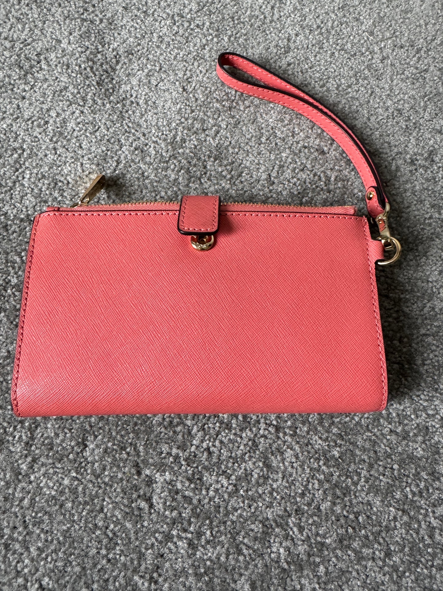 Pre Owned Authentic Michael Kors Jet Set Travel Double Zip Phone Wallet