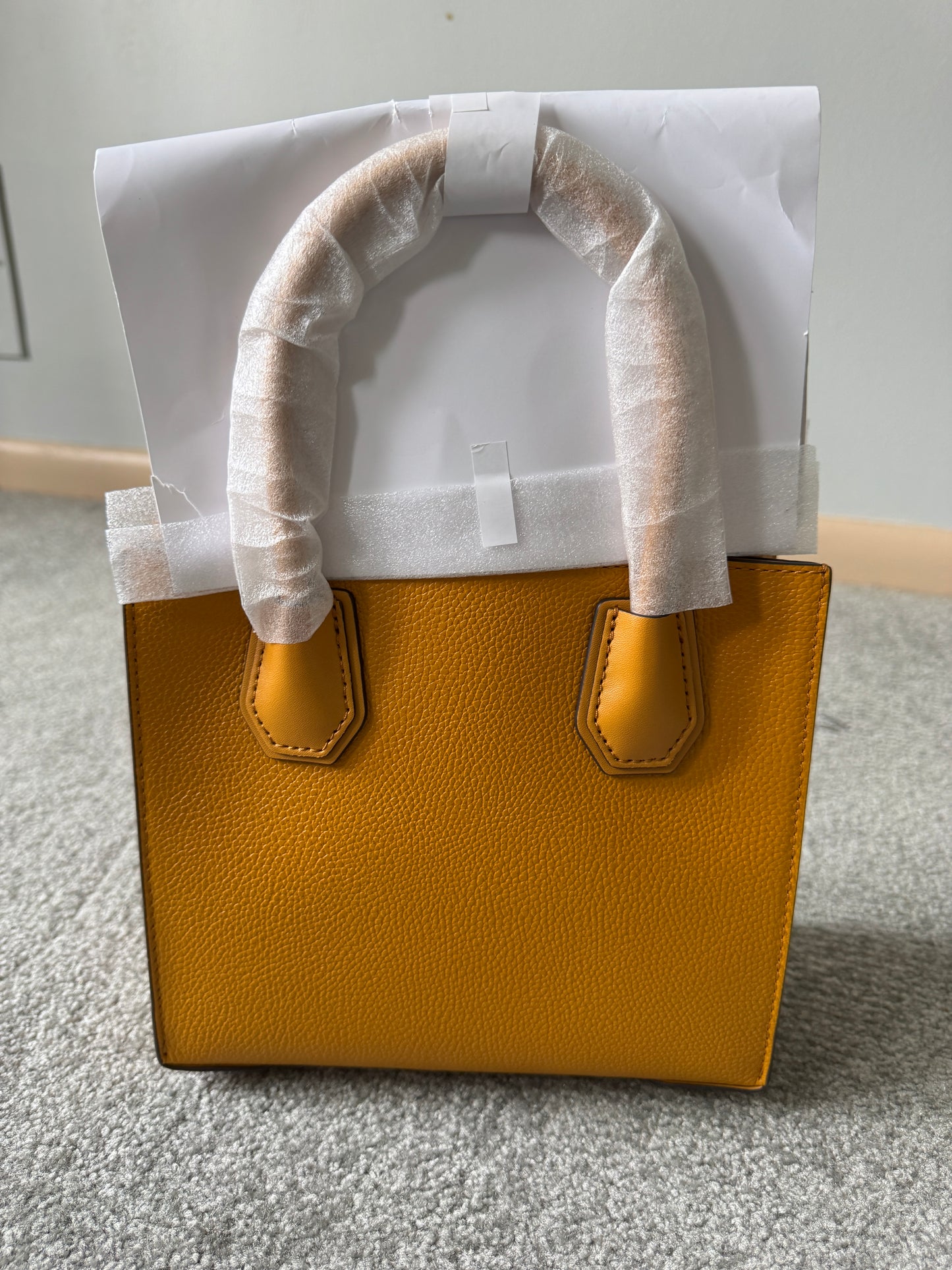 Pre Owned Authentic Michael Kors Mercer Messenger Bag