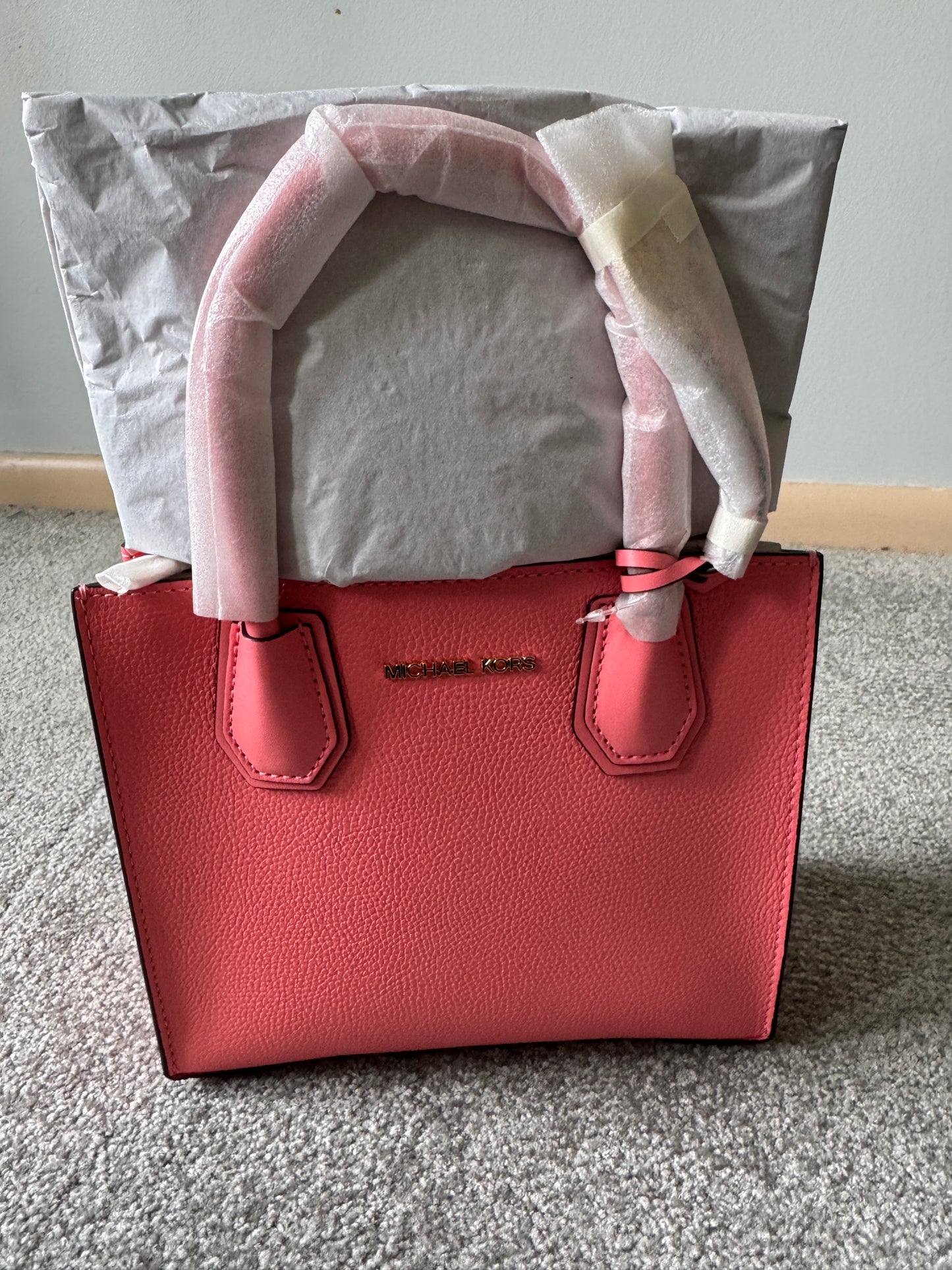 Pre Owned Authentic Michael Kors Mercer Messenger Bag in Coral NWT