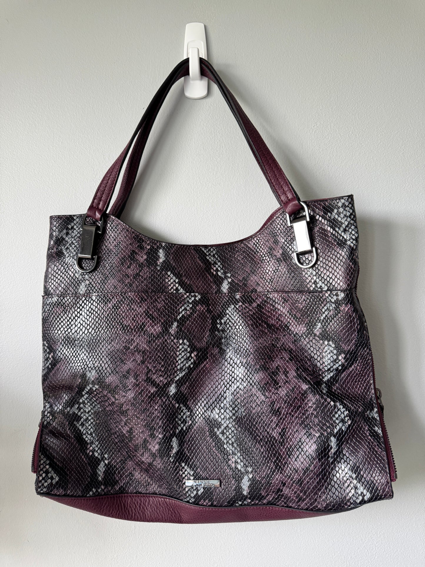 Pre Owned Vince Camuto Snake print tote